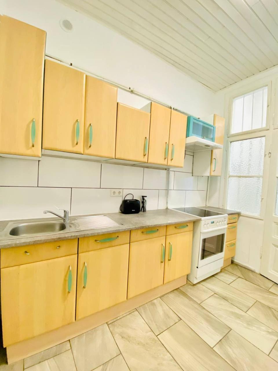 Economic 3p Lg Apartment Wien