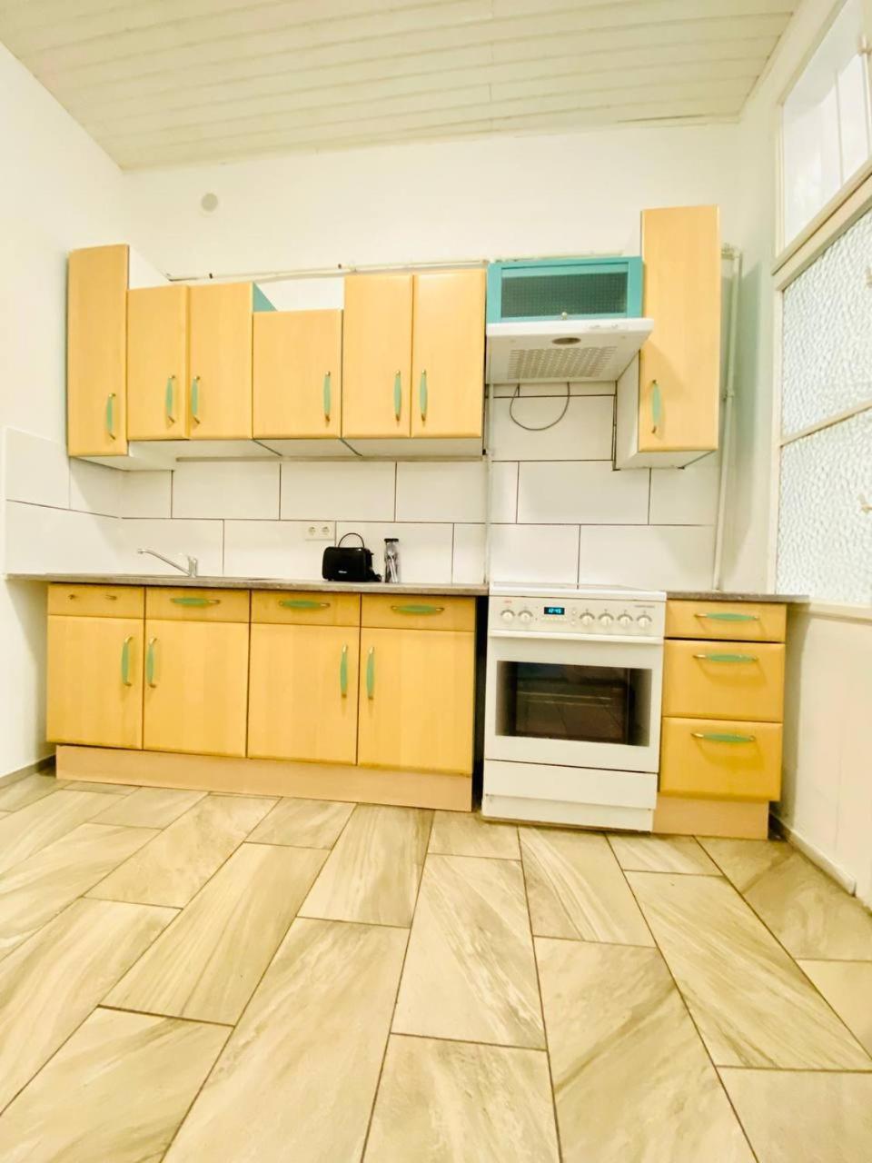 Apartment Economic 3p Lg *